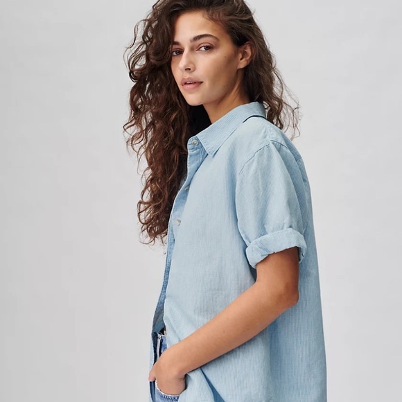 Aritzia Tops - Denim Forum
The Jane Shirt
Short-sleeve button-up